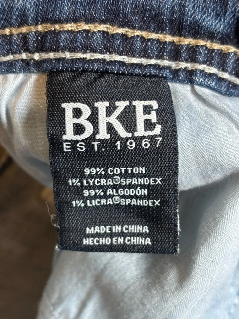 BKE Men's Relaxed Jeans in Light Blue Wash